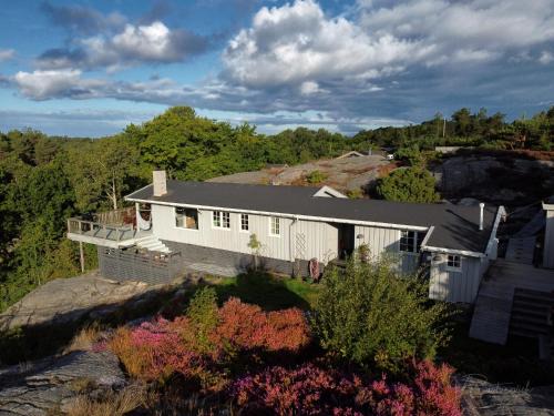 Lillesand House | Idyllic Cabin in Lillesand fantastic ocean view
