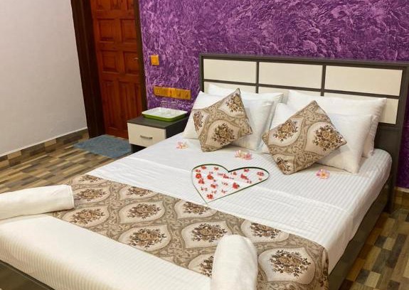 Velidhoo House | IKHFA Guesthouse