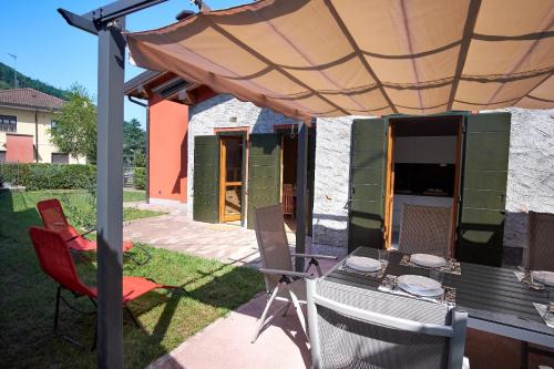 Susello House | Il Borghetto Villa Pallante - Villa with Private Garden and Access to Swimming Pool