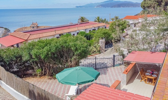 Innamorata House | Il Nido offers a relaxing vacation a stone's throw from the sea.