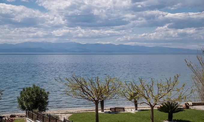 Pagoneri Villa | ILOI’s Villa in peaceful Village w. Private Beach