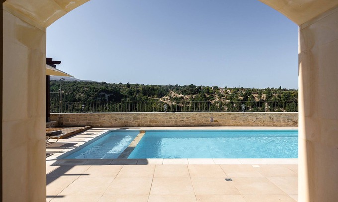 Margarites Villa | Ilys Home, a Country-chic Retreat with Pool & BBQ, Walking distance to amenities