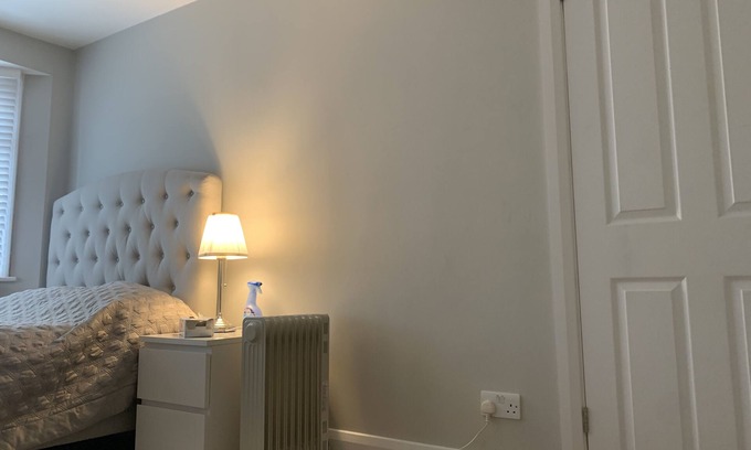 Edgware House | Immaculate 4 bedroom house, Near central London