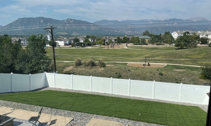 Southeast Colorado Springs House | Immaculate Mountain Views Home