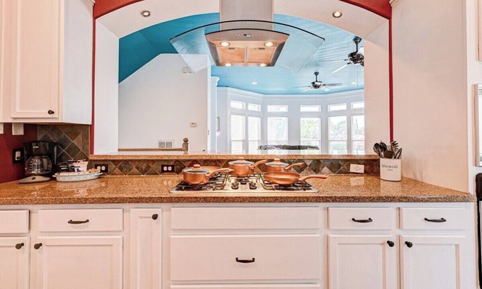 Greater Heights House | Immerse Yourself in a Vibrant Haven Centrally Located