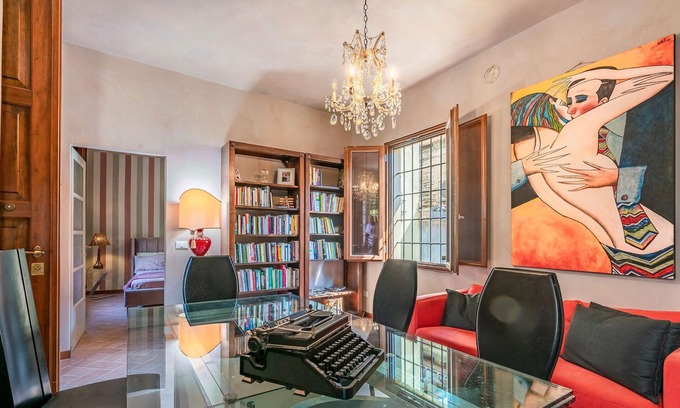 Castell'Arquato Apartment | Immerse yourself in a historical experience, the Kampfstein House, built in 1700, offers you and you