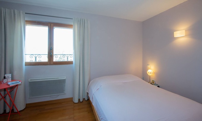 Saint-Laurent Apartment | Immersion in the mid-range mountains, 8 minutes from the A40 motorway