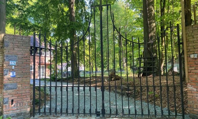 Enghien Villa | In Chardonnerets, garden level in a wooded setting 20 min from Pairi Daiza