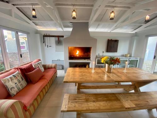 Paradise Beach House | In Harmony - Pet Friendly Modern Beach House