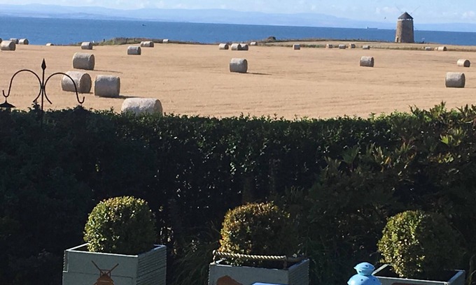 Pittenweem Cottage | In the heart of the East Neuk, with fabulous sea view and close to great golf.