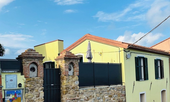 Costarainera House | In the typical Ligurian village of Costarainera, a stone's throw from the sea and from the cycle path