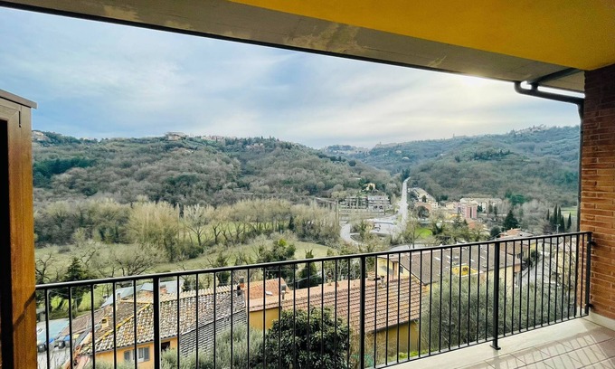 Montelaguardia Apartment | Incantevole Appartamento a Perugia a 2 Minuti dal Centro