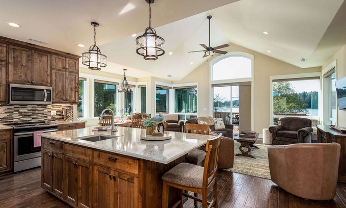 Florence House | Incredible Lake Front 5 Bdrm 5 Ba Home, Private Dock, Fire Pit, Sure To Please The Entire Family.