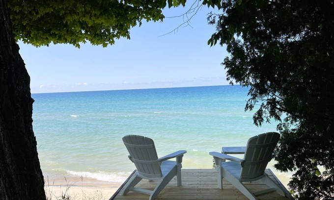 Arcadia House | Incredible Lake Michigan views/sunsets. Intimate cottage with sandy beach.