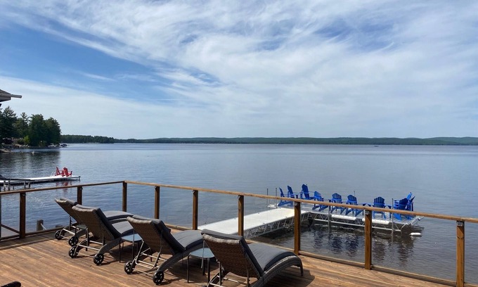 Killaloe Cottage | Incredible views, ample amenities & cozy atmosphere