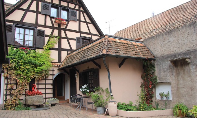 Andlau Apartment | independent access to the ground floor, equipped for 2 people