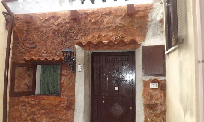 Tropea House | Independent studio apartment with terrace in CENTER TROPEA, with air conditioning