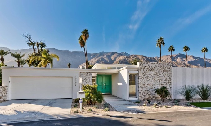 Indian Canyon Villa | Indian Canyons Oasis