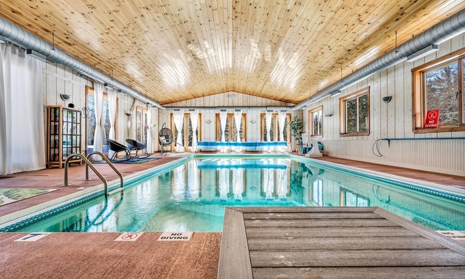 Hanover House | INDOOR POOL, HOT TUB, PRIVATE 86 acre Retreat and Event Space