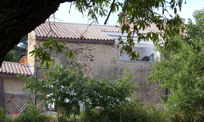 Tourbes House | Industrial design and in old walls with gr. Terrace. Garden m. Basin from 999, -Euro