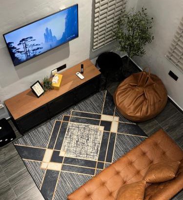 Central Seberang Perai House | Industrial Loft Tinyhouse Homestay - 2 Queen Bed, Free Netflix, Prime & Wi-Fi Near Bukit Mertajam