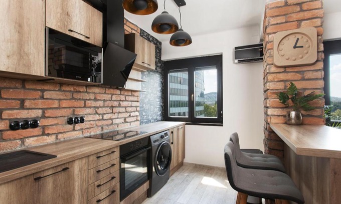 Vizafogo Apartment | Industrial Studio