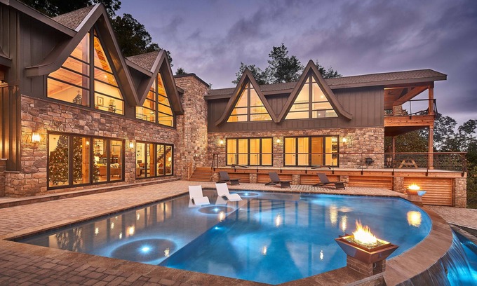 Blowing Rock Villa | Infinity Pool & close to Downtown Blowing Rock is a 5Bdrm Villa ; luxury views