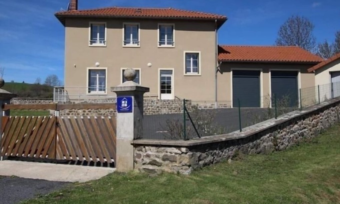 Arlempdes House | Inn Arlempdes, 5 bedrooms, 12 people