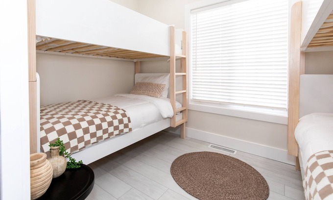 Sandusky Condo | Inn at Fulton: Unit 4