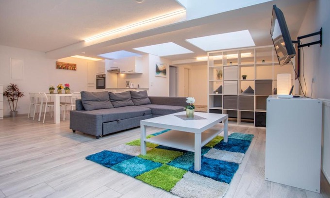 Pradl Apartment | Innsbruck City Center Duplex I 24h self-check-in