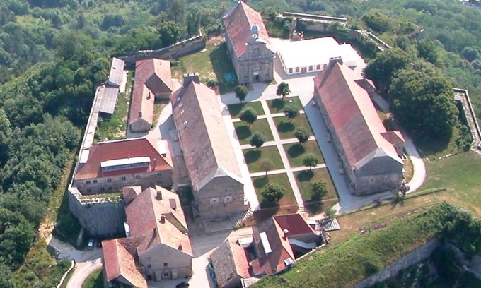 Bracon House | INSOLITE: Gîtes at Fort Saint André (Salins-les-Bains, Jura)