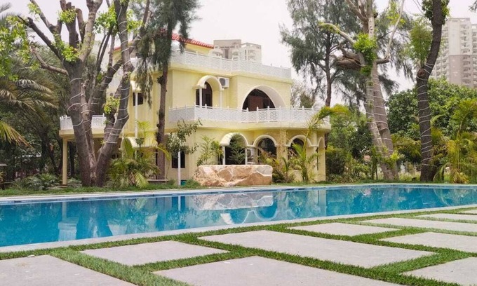 Gurugram Other | Insta-Perfect Sunahari Bagh: Luxe Pool Farmstay Spacious 9BR farmhouse Gurugram