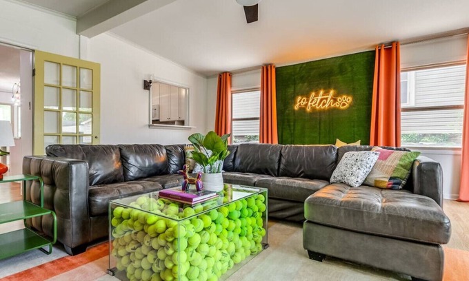 Tulsa House | Insta-Worthy | Dog Friendly | Hot Tub | EXPO