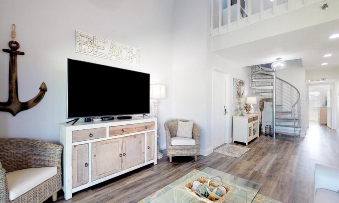 Indian Shores Apartment | Intercoastal Condo 203
