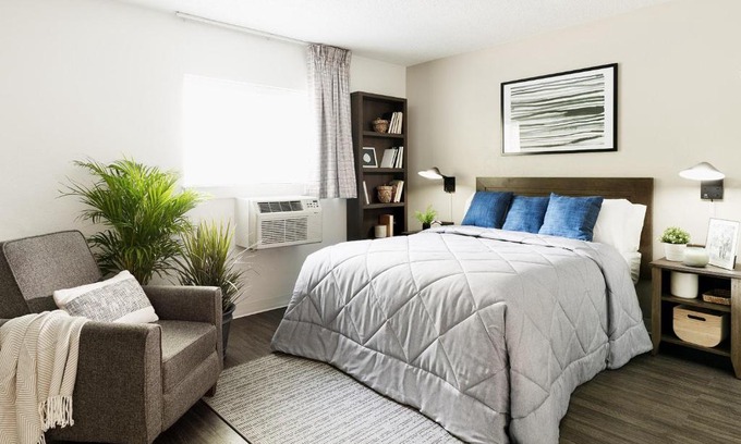 Central Newport News Hotel | InTown Suites Extended Stay Newport News VA - I-64