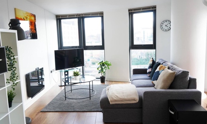 Sheffield Apartment | Inviting 2-bed Apartment in Sheffield