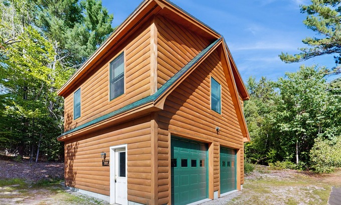 Greenwood Apartment | Inviting garage apartment with everything you need and easy access to Mt. Abram