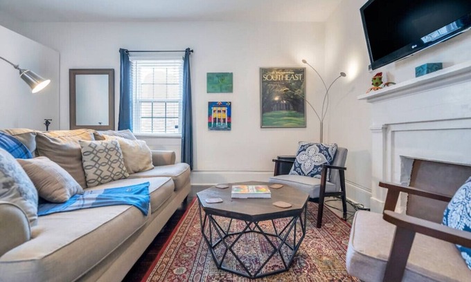 Irish Channel Apartment | Irish Channel Apt w/Balcony | Walk to Magazine St