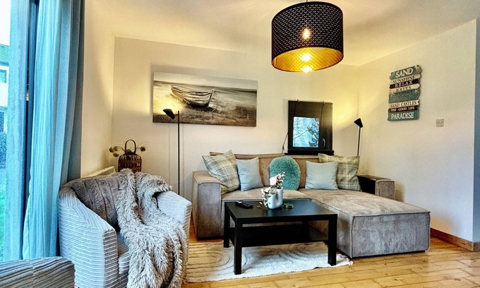 Youghal Villa | Irish Sea Whispers Villa - My Charming Costal Retreat in the heart of Youghal