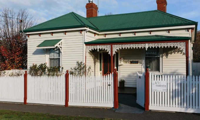 Kyneton Villa | Isabella at Kyneton