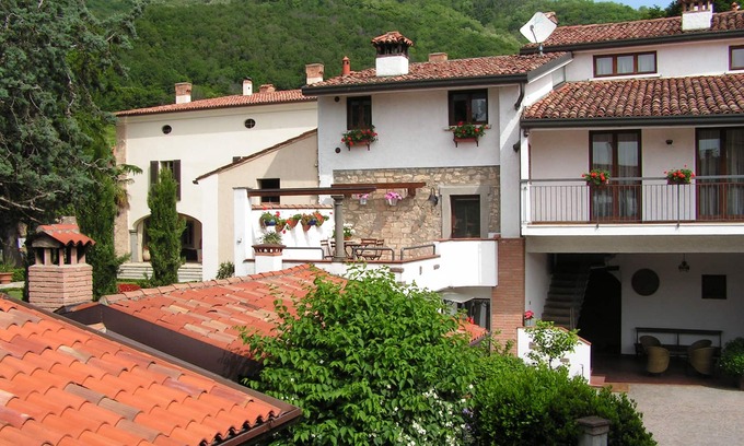 Provezze Apartment | Iseo Lake Franciacorta House with character