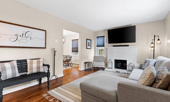 Picadome House | Isla's Landing - Charming Historic 1940s Home