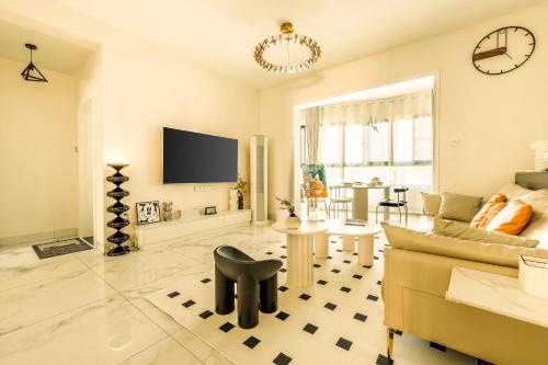 Long Hua Apartment | Island Flower Coconut 花椰椰民宿