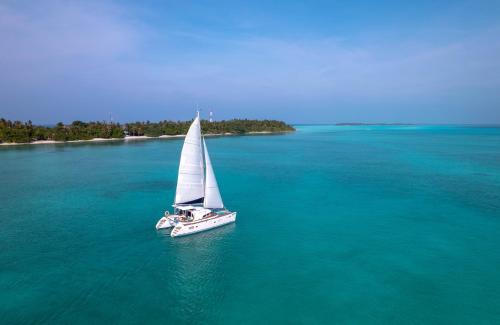 Maalhos Boat Rental | Island Luxury Sailing Yacht- Mobile Home