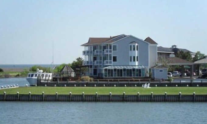 Chincoteague Hotel | Island Resort