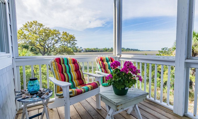 Bonito Boathouses House | Island Style Home, FULL WATER VIEWS, GOLF NEARBY, 2p KAYAK! 5 DECKS, BIKES!
