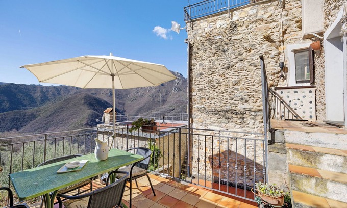 Castelvecchio di Rocca Barbena Apartment | Apartment 'La Casa Della Lavanda' with Mountain View, Private Terrace and Wi-Fi