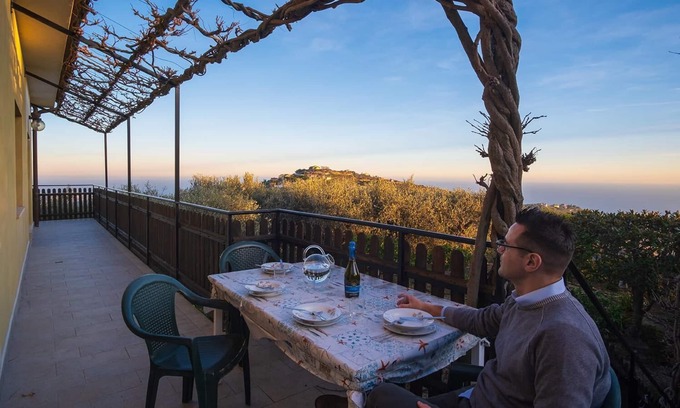 Torrazza Apartment | Flat with sea view inland Imperia | V16
