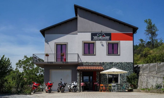 Millesimo House | Italian Piston House