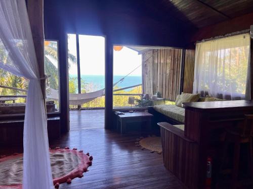 Manuel Antonio Bed & Breakfast | Iwa Zaru Sea view treehouse Free park tour & breakfast